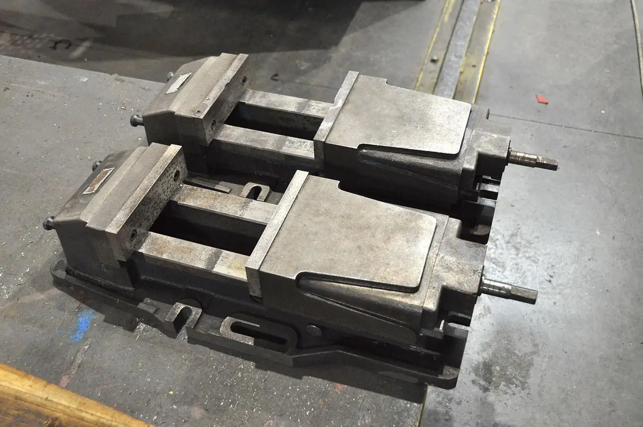 USED OPTIMUM MANUAL VICES