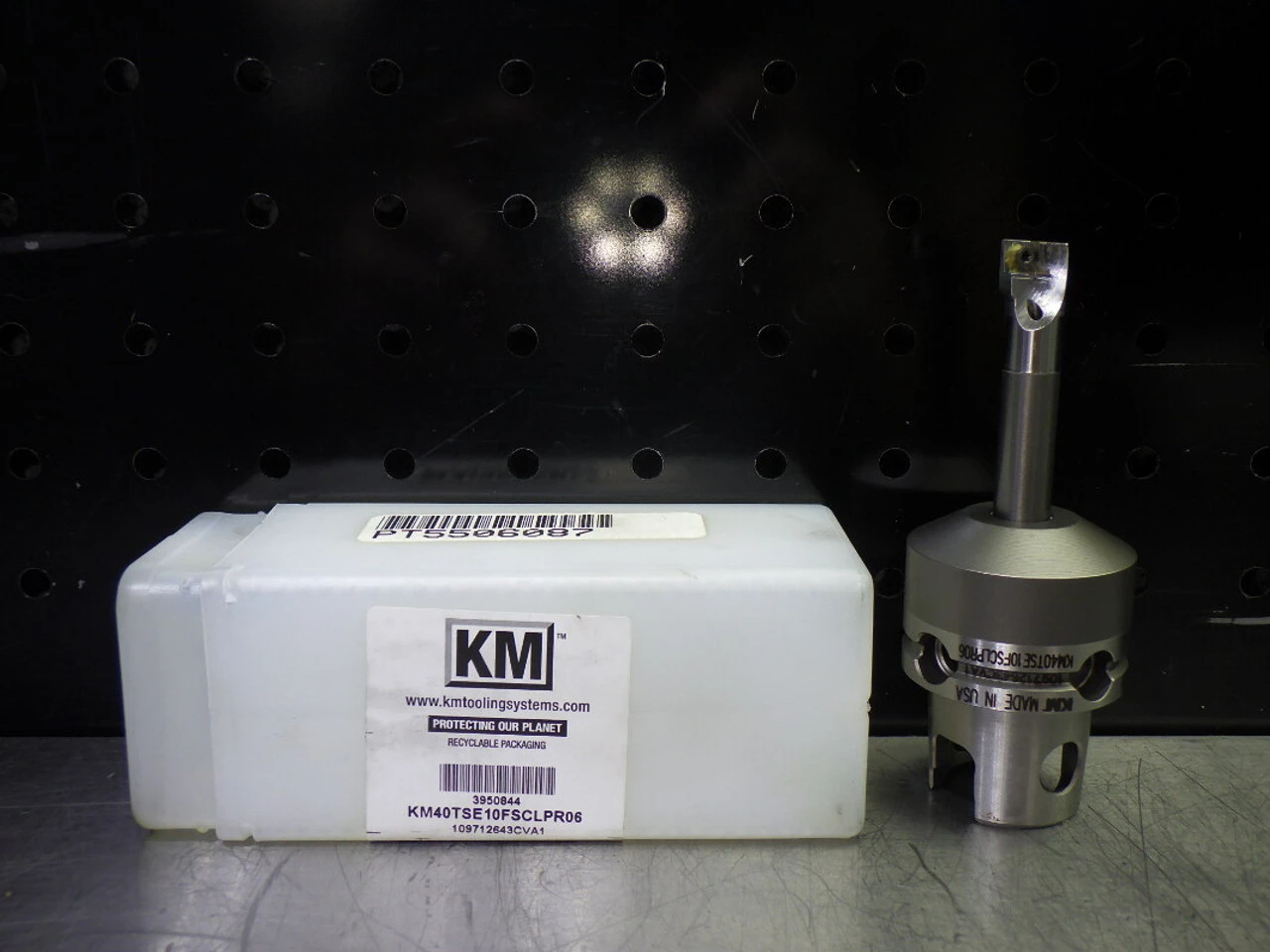 Kennametal KM40Ts Coolant Thru Carbide Boring Bar/Head KM40TSE10FSCLPR06 (LOC2793D)
