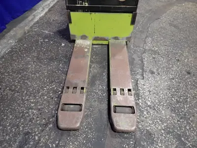 USED CLARK HWD 30