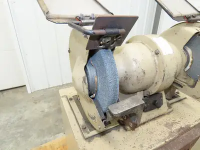 Showa SGK-N Bench Grinder Dust Collector Stand 8" 3000 RPM 230V 3Ph