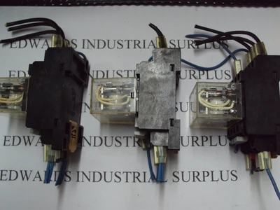 3 OMRON LY4 Coil Relay IEC255 W/Socket, Base 2-M4X12 Plug