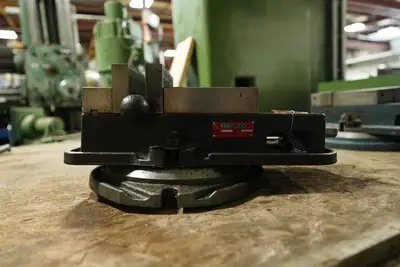 Milling Vise - 6-1/2"