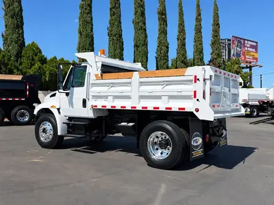 Used 2003 INTERNATIONAL 4300 Box trucks California US | Lillo Machinery #1542381