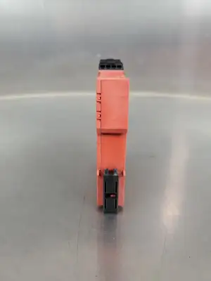 USED Allen-Bradley 440R-EM4R2D Ser A 202 GSR EMD Safety Relay