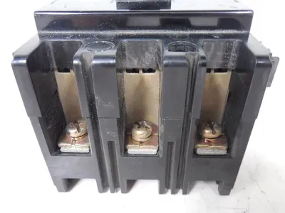 Mitsubishi NF30-SS No-Fuse Circuit Breaker 15 Amps 600VAC 3 Pole Auxiliary Used