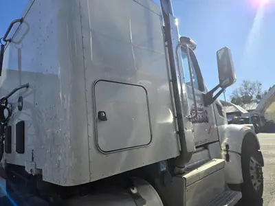 USED 2022 PETERBILT 567