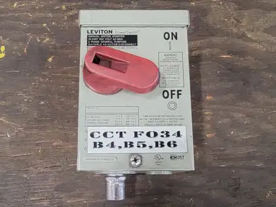 USED LEVITON N3303
