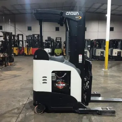 USED 2019 CROWN RR5725-45