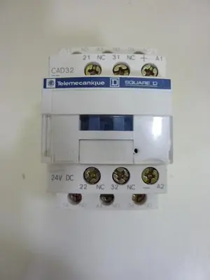USED TELEMECANIQUE CAD32BD
