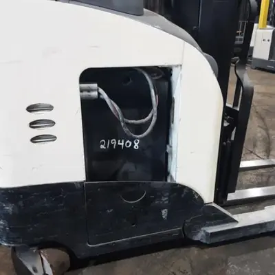 USED 2016 CROWN RR5725-45