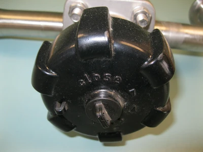 Gemu 1-1/2 x 1"  Tri-Clamp Sanitary Stainless Manual Diaphragm Valve Assembly F4