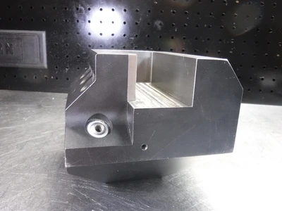 Kennametal KM80 1.33" Lathe Tool Post 1603948R02 (LOC1292A)
