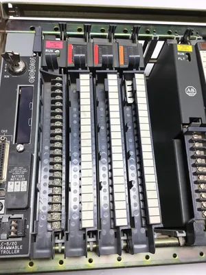 Allen-Bradley 1771-A2B 8 Slot I/O Chassis PLC Processor Power Supply & Cards Key