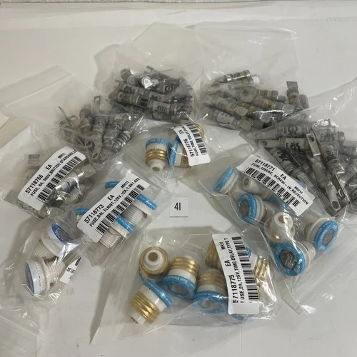 Large Lot Of Fuses (See Photos) Variety Of Amps And Volts