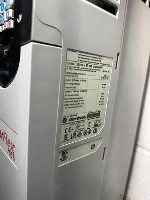 LOT OF (2) 30 HP ALLEN BRADLEY POWERFLEX 755 DRIVE CAT. 20G11NE032JA0NNNNN 600V