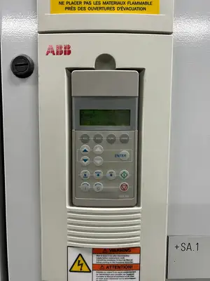 VFD Unit ACS627-0760-6-00HM1204932B, 0-575VAC, 0-300hz, 3 Sections