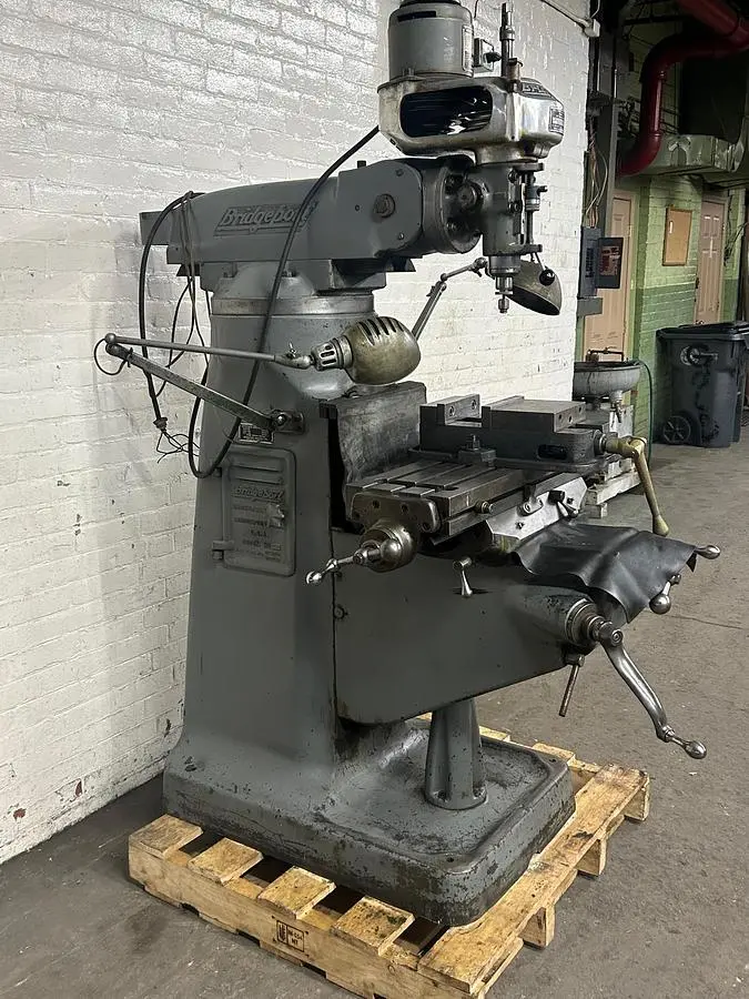 Bridgeport 9" x 32" 1/2 HP, 6-Speed Ram Type Vertical Milling Machine