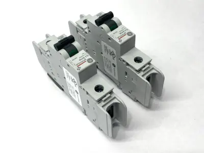 New | in-Stock GE Miniature Circuit Breaker 1-Pole 120V LOT OF 2 Circuit Breakers Michigan US | Maverick Industrial Sales #1389826