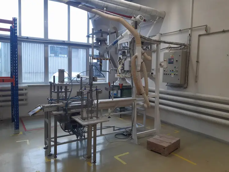 Used 2004 TONAVA _UNKNOWN_ Powder Fillers CZ | Perry Equipment #145437