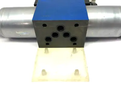 USED REXROTH PROPORTION. DIRECTIONAL VALVE 4WREE10V50-2X/G24K31/A1V