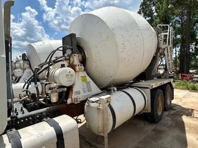 Used 2017 MACK GRANITE GU813 Concrete Mixer Trucks Florida US | Big D Heavy Equipment #1557021