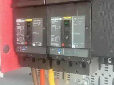 Square D Line Panelboard HC3273WP SCHNEIDER ELECTRIC 80045-098-02