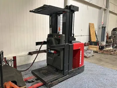 Used RAYMOND 520OPC30TT Order Pickers Illinois US | Somerset Equipment Sales #1546248