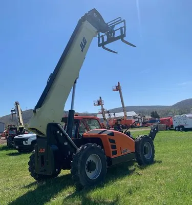 NEW 2026 JLG 1055