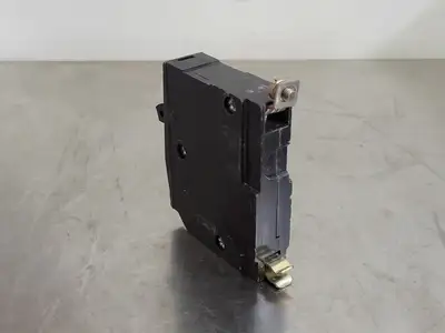 USED SQUARE D QOB120