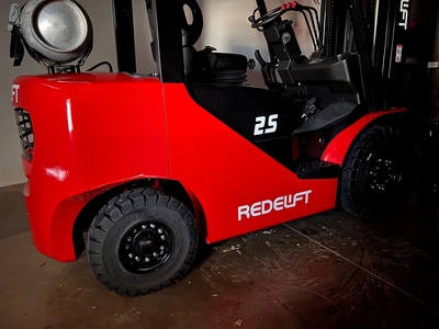 NEW 2025 REDELIFT R25-LPG