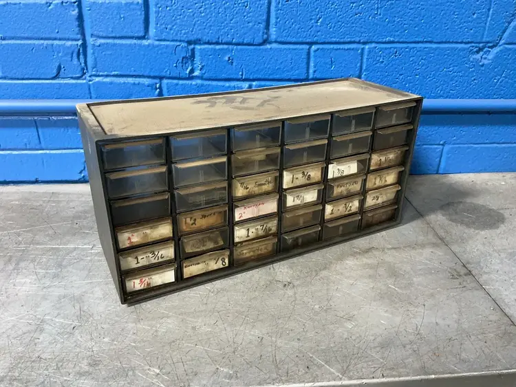 Used _UNKNOWN_ _UNKNOWN_ Cabinets Ohio US | HGR 24 #1309302