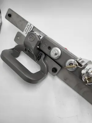 USED FORTRESS INTERLOCKS FORTRESS PART: THHRXGNGNGNGNSMELEBQM ITEM: 00598444 INTERLOCK FEATURES A HINGED ACTUATOR