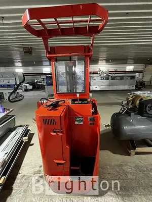USED RAYMOND MODEL 810 USED ELECTRIC REACH FORKLIFT