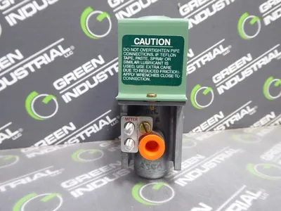 ASCO 8318D20 MS 1/8 Red Hat Solenoid Valve Used