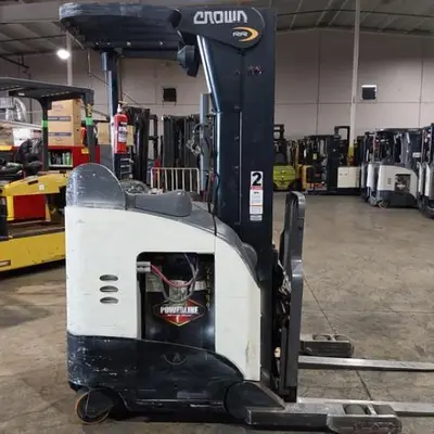 USED 2016 CROWN RR5725-45