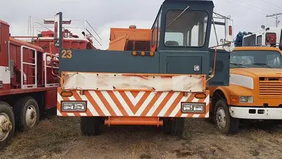 USED 2001 FRONTIER 4 AXLE CARRIER STYLE OILFIELD PUMP / KILL TRUCK