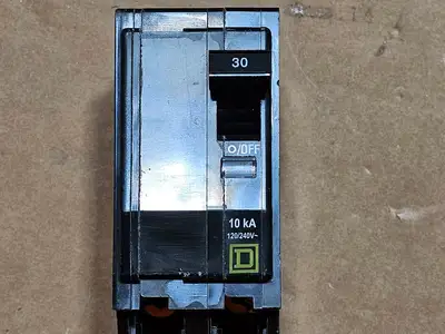 USED SQUARE D QOB230