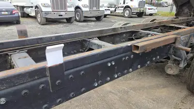 USED 2013 PETERBILT 386