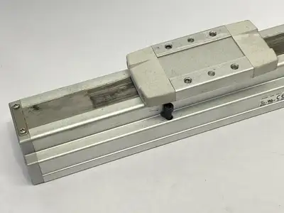 USED SMC SMC LEFS32A-300B-S5CP17