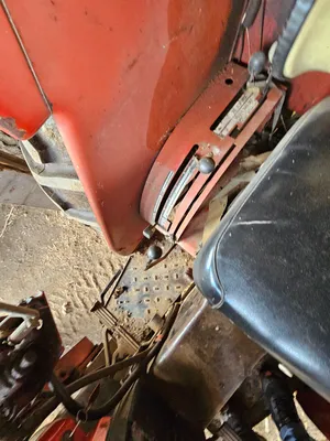 1988 Case International 585 tractor with loader | Iron Listing (48)