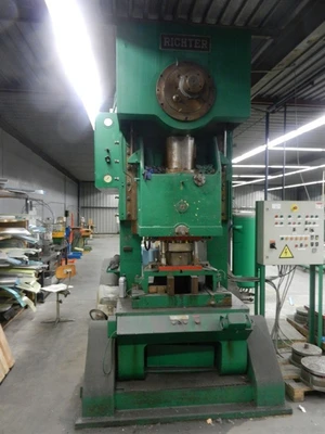 USED ADAM RICHTER 150 TON