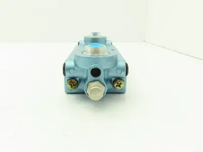 Skinner S3AAGBX2 Pneumatic Directional Control Valve 5-Way 3 Pos 150 PSI 1/4"NPT