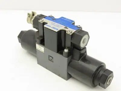 Tokyo Tokimec DG4V-3-7C-M-P7-H-7-54 Directional Control Solenoid Valve 24VDC