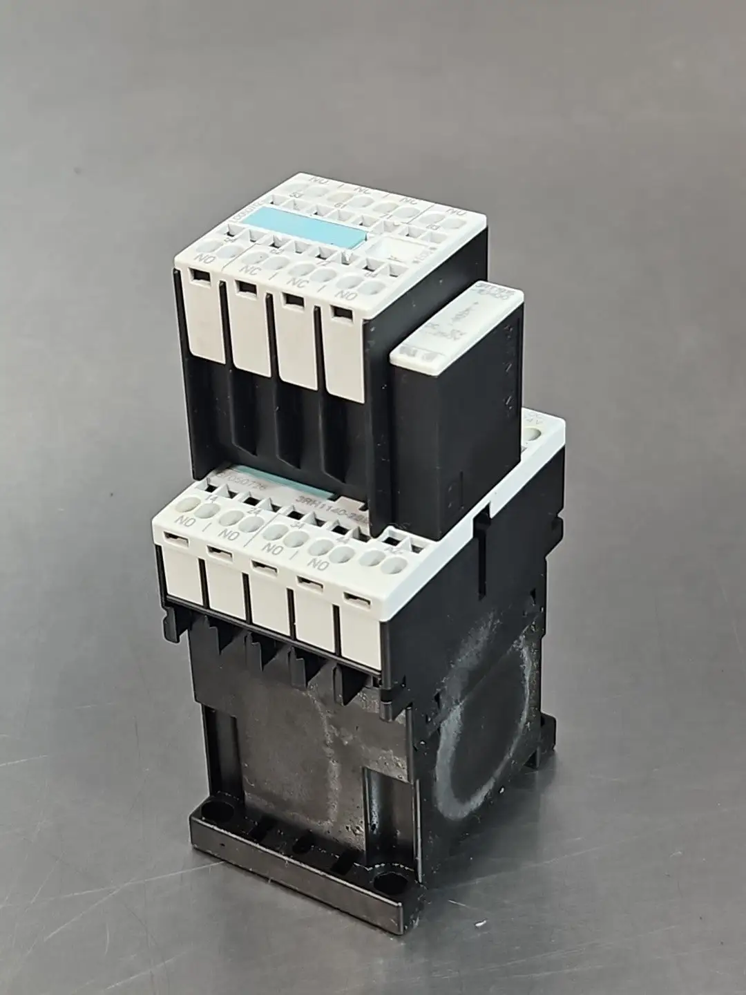 Siemens 3RH1140-2BB40 + 3RH1911-1GA22 + 3RT1916+1EH00 Contactor Loc4B22