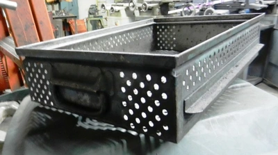 HEAVY DUTY METAL TRAYS