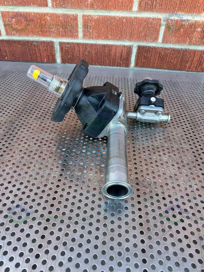 USED 2 ITT PURE FLO RA0.5MAX DIAPHRAGM VALVE  W/ 1 1/2 AND 3/4" SANITARY FITTING