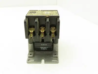 General Electric CR353AC3AB1 Contactor Motor Starter 600VAC 30A 3Ph Coil 240VAC