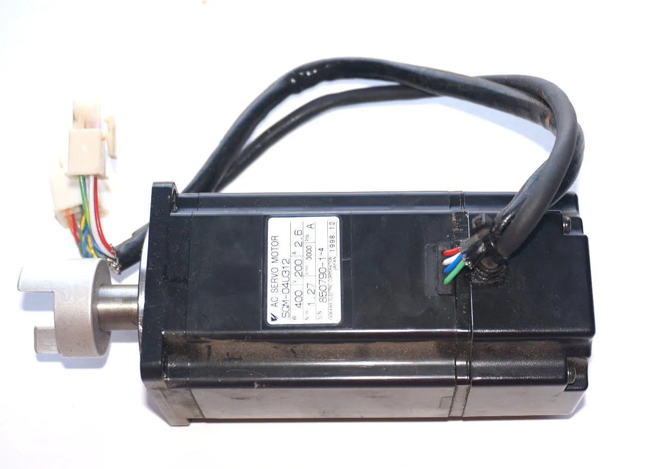 YASKAWA ELECTRIC SGM-04U312 SERVO MOTOR SGM04U312