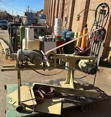 Bader Center less Grinding / Dowel Rod Sanding Machine (5834)