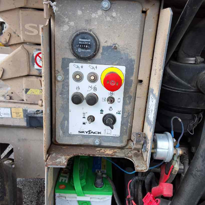 USED 2014 Skyjack SJ6832 RT